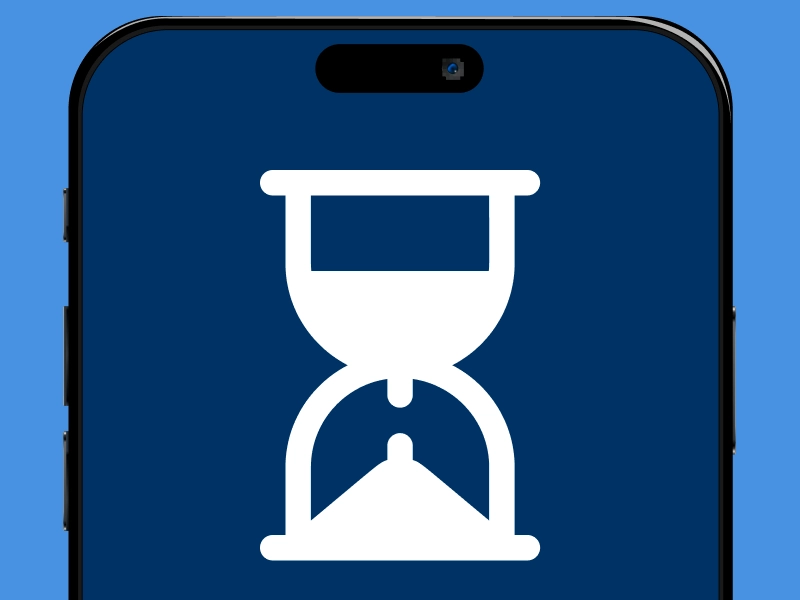 APK file downloading process on an Android device.